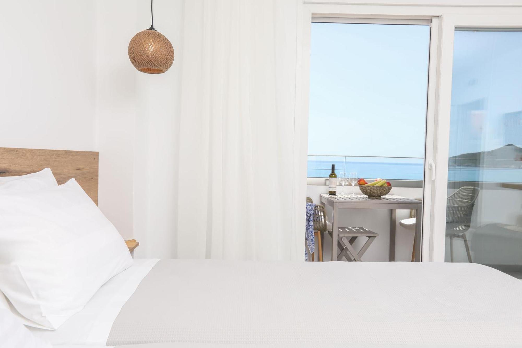 Magdachris Luxury Rooms Агиос Георгиос Пагон Екстериор снимка